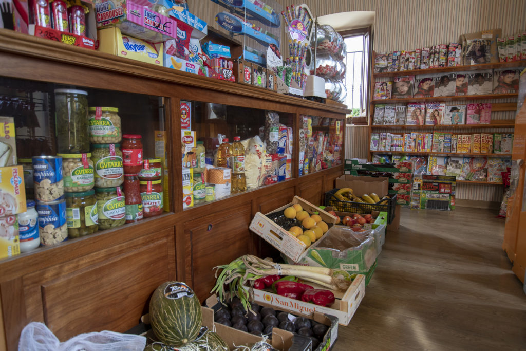 Bar Tienda Restaurante Cai Milio en Oviñana, Cudillero