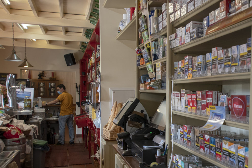 Estanco Cai Milio en Oviñana, Cudillero