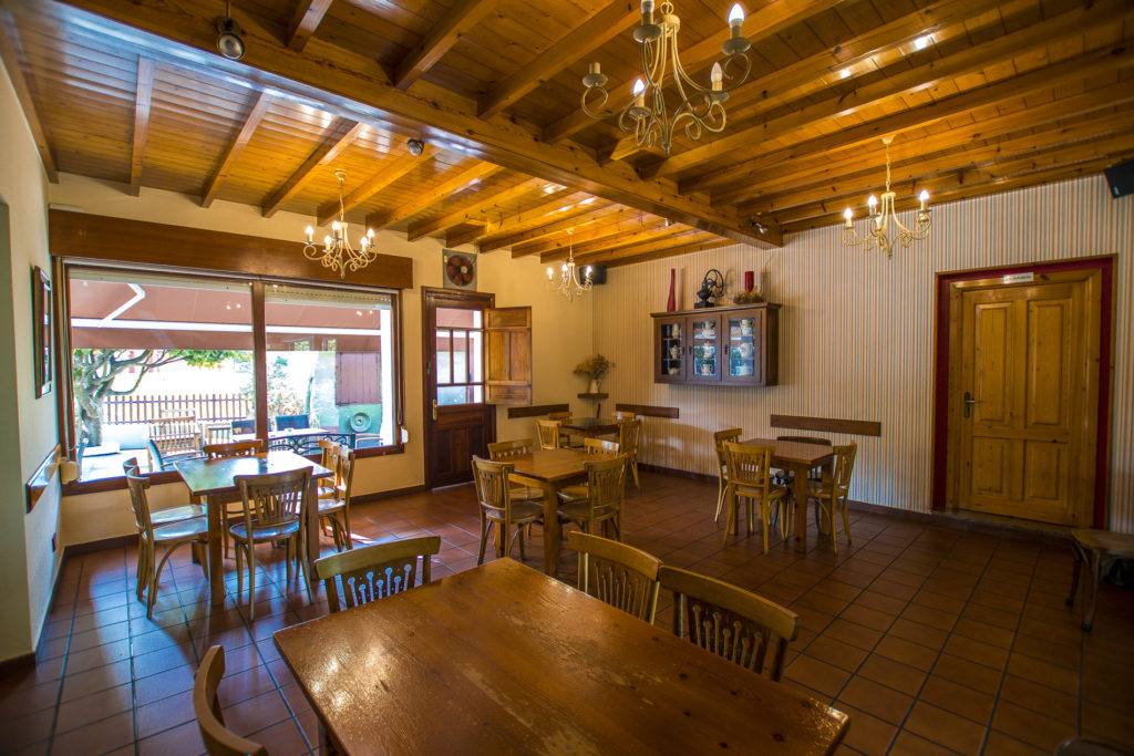 Comedor Restaurante Cai Milio en Oviñana, Cudillero