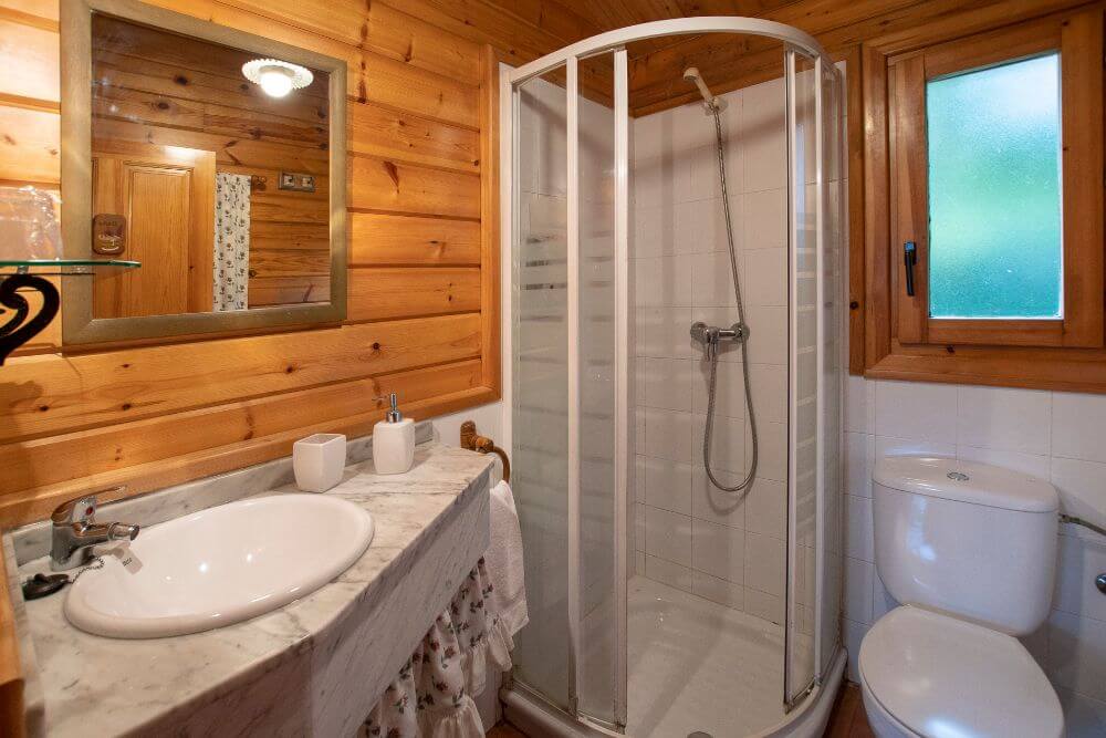 baño cabaña patagonia, apartamentos rurales el cueto oviñana