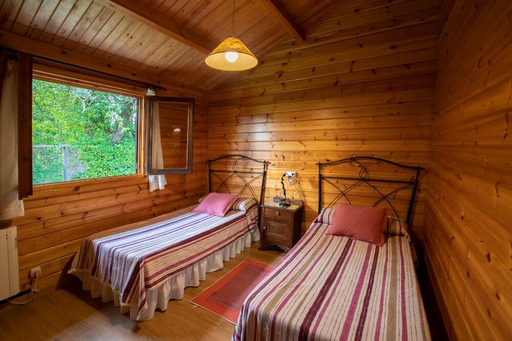 habitación doble cabaña patagonia, apartamentos rurales el cueto oviñana