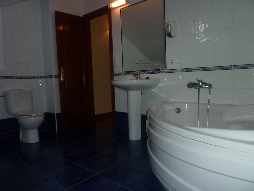 Baño Apartamento La Hortona, Hotel Apartamentos en Oviñana Cudillero