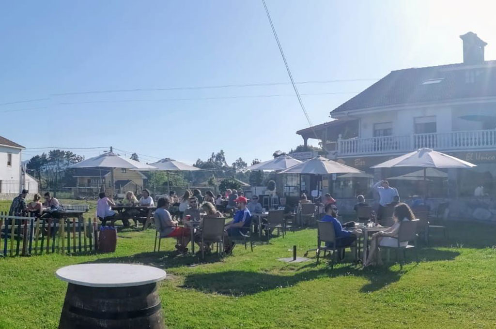 Terraza El Único bar y comidas en Oviñana, Cudillero.