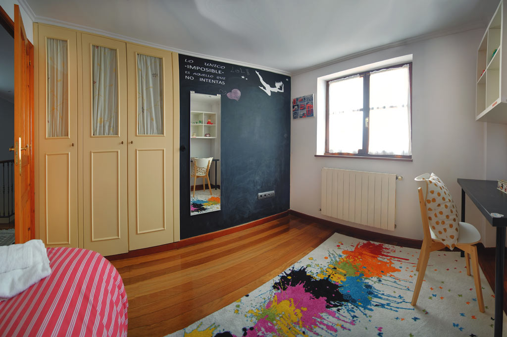 Armarios habitación individual Vivienda vacacional en Oviñana CudilleroHuerta de la Capilla