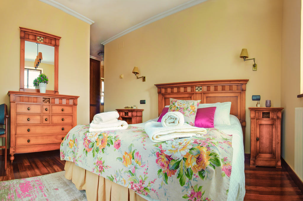 Habitación matrimonial Vivienda vacacional en Oviñana CudilleroHuerta de la Capilla