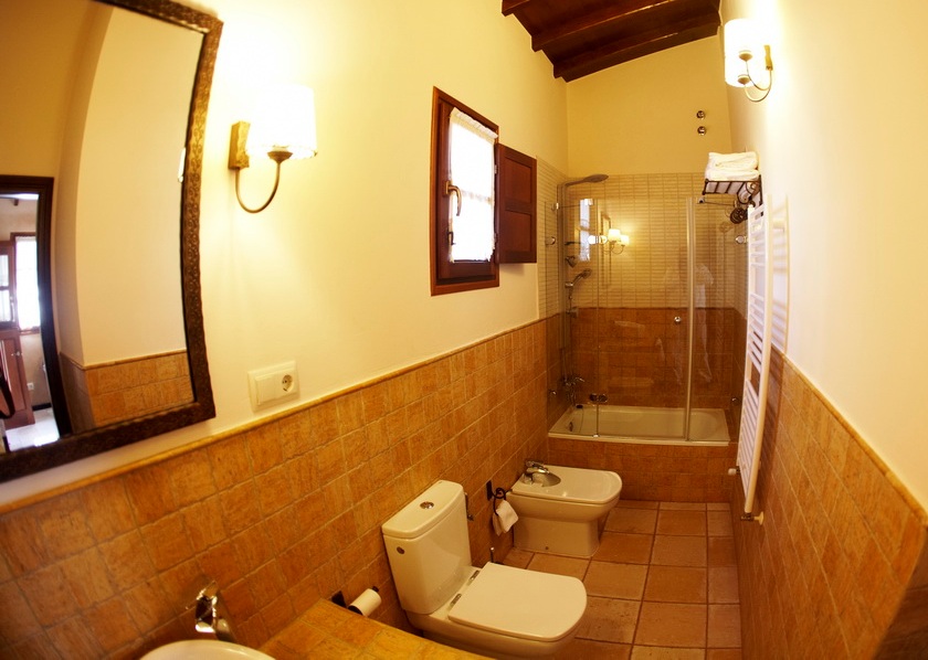 Baño Casa Cuélebre Casabuelo, Apartamentos rurales en Oviñana, Cudillero.
