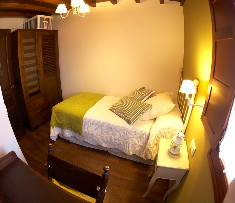 Dormitorio Casa Xana Casabuelo, Apartamentos rurales en Oviñana, Cudillero.