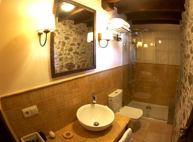 Baño Casa Xana Casabuelo, Apartamentos rurales en Oviñana, Cudillero.