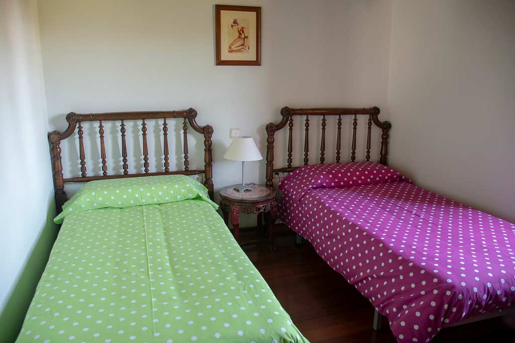 habitación doble Vivienda vacacional el cueto en Oviñana, Cudillero.