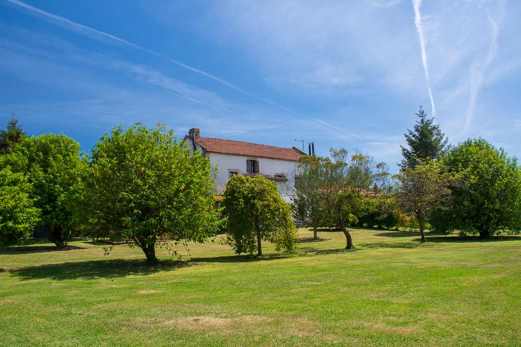 Jardines Vivienda vacacional el cueto en Oviñana, Cudillero.