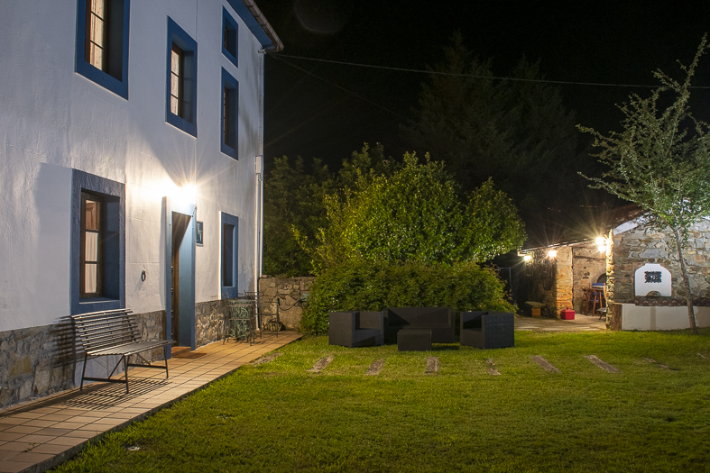 Jardín Vivienda vacacional el cueto en Oviñana, Cudillero.