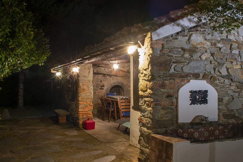 Comedor exterior Vivienda vacacional el cueto en Oviñana, Cudillero.