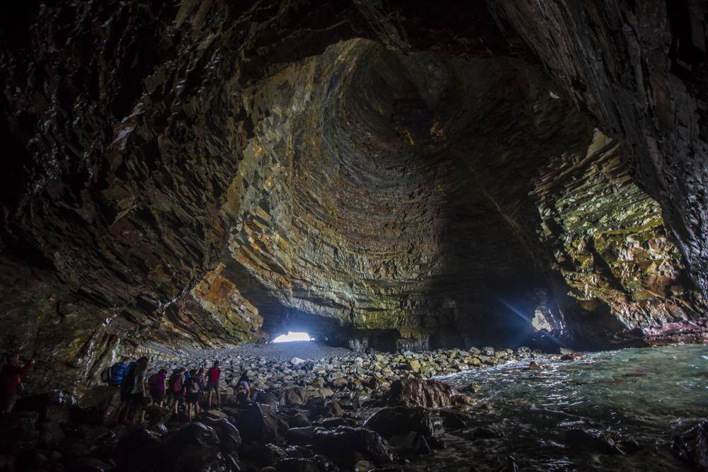 Iglesiona de Vidío, cueva cabo video